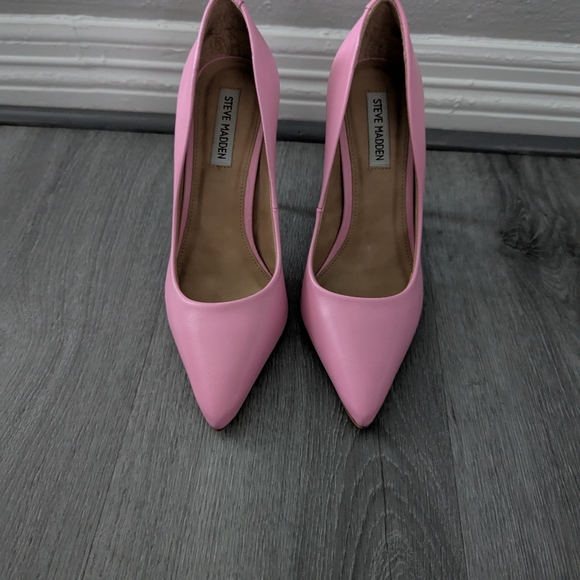 Steve Madden Pink Daisie Leather Pumps - Picture 2 of 6